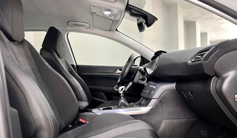 Peugeot / 308 5p VTI 130cv Allure lleno