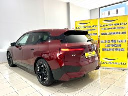 BMW/ iX  xDrive40 lleno