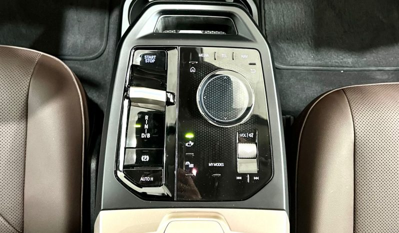 BMW/ iX  xDrive40 lleno