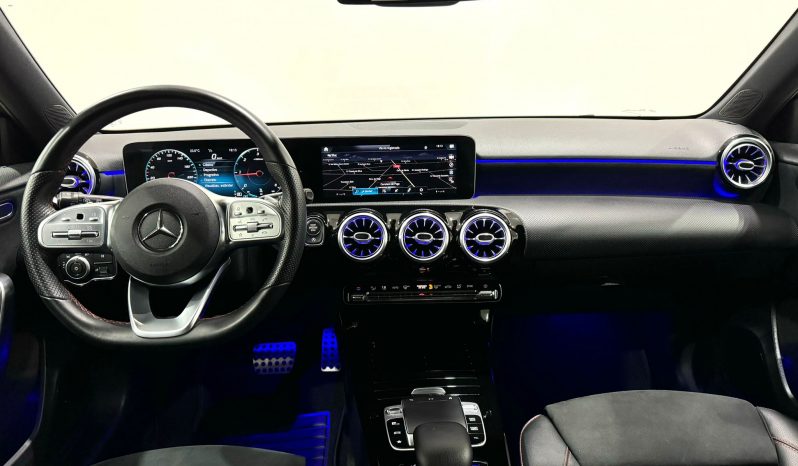 Mercedes Benz / A  180d lleno