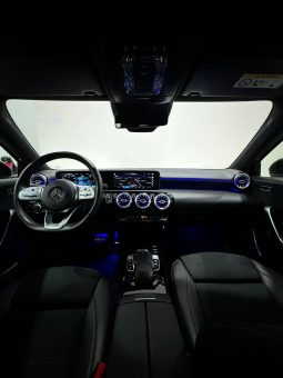Mercedes Benz / A  180d lleno
