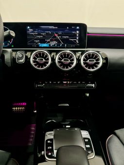 Mercedes Benz / A  180d lleno