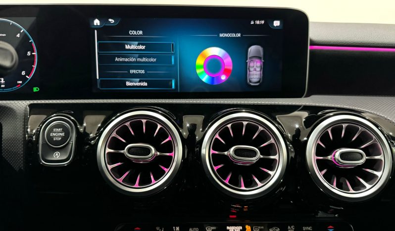 Mercedes Benz / A  180d lleno