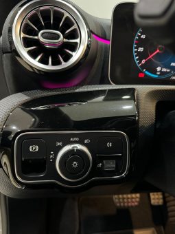 Mercedes Benz / A  180d lleno