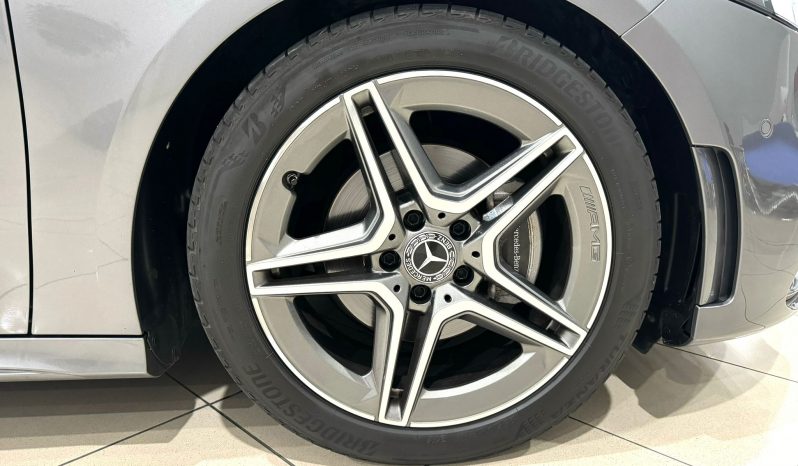 Mercedes Benz / A  180d lleno
