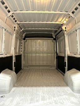 Opel / Movano Furgón L2H2 lleno