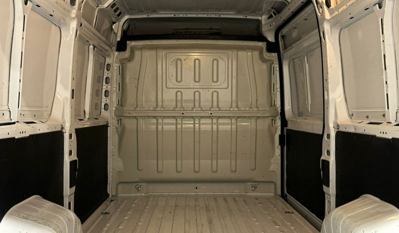 Opel / Movano Furgón L2H2 lleno