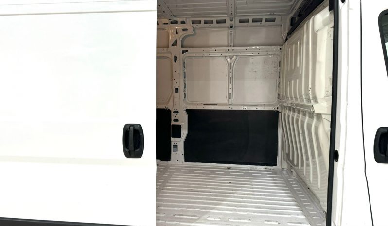 Opel / Movano Furgón L2H2 lleno