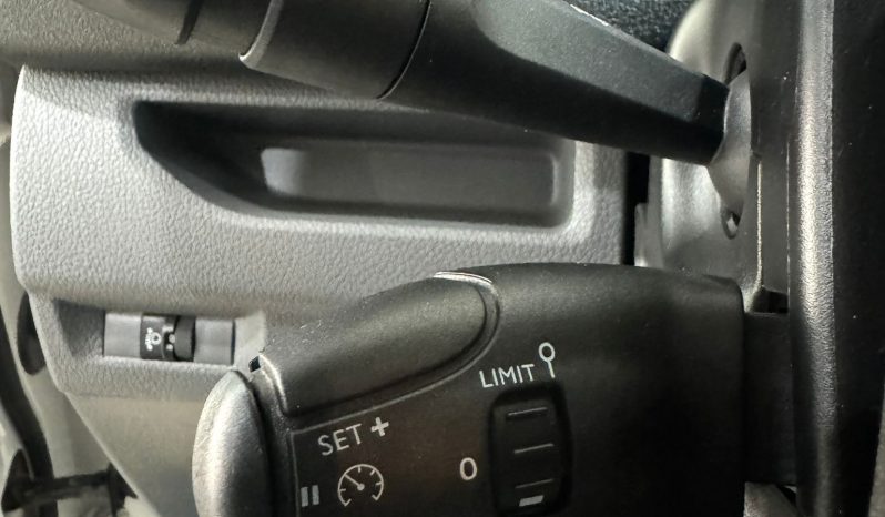 Peugeot / Expert Combi-6 HDI 100cv lleno