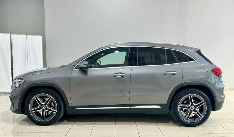 Mercedes Benz / GLA 200D lleno