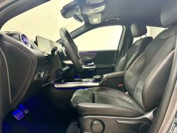 Mercedes Benz / GLA 200D lleno