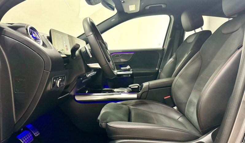 Mercedes Benz / GLA 200D lleno