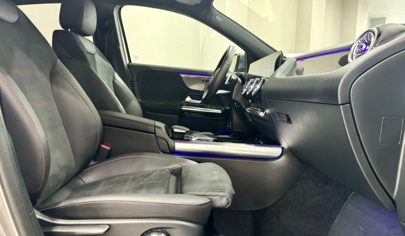 Mercedes Benz / GLA 200D lleno