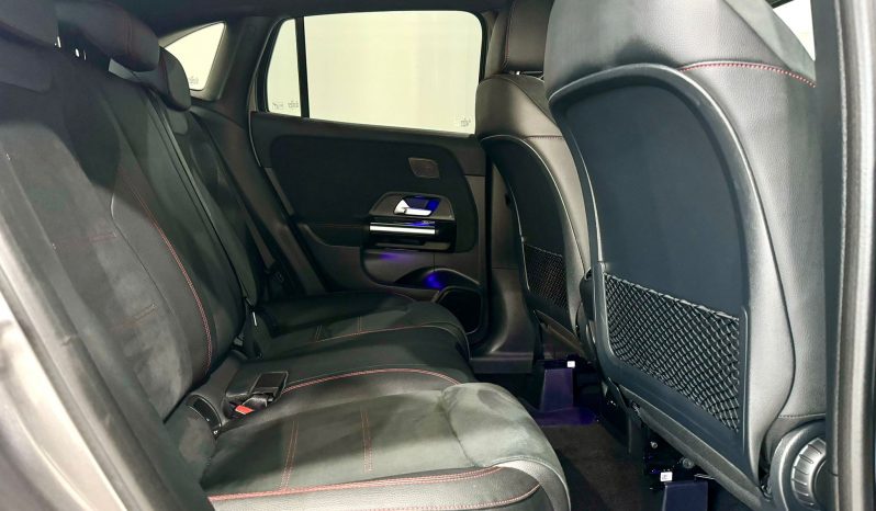 Mercedes Benz / GLA 200D lleno