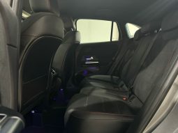 Mercedes Benz / GLA 200D lleno