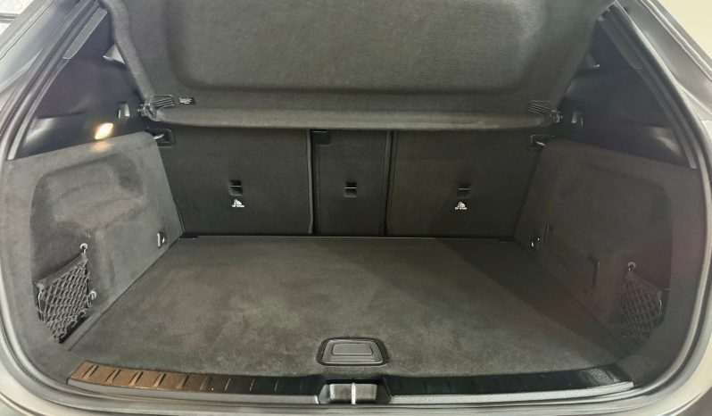Mercedes Benz / GLA 200D lleno
