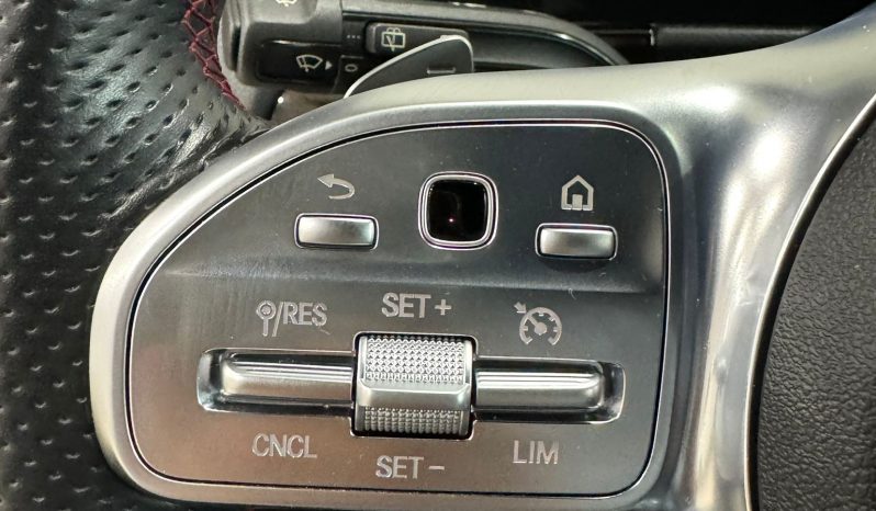 Mercedes Benz / GLA 200D lleno