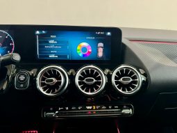 Mercedes Benz / GLA 200D lleno