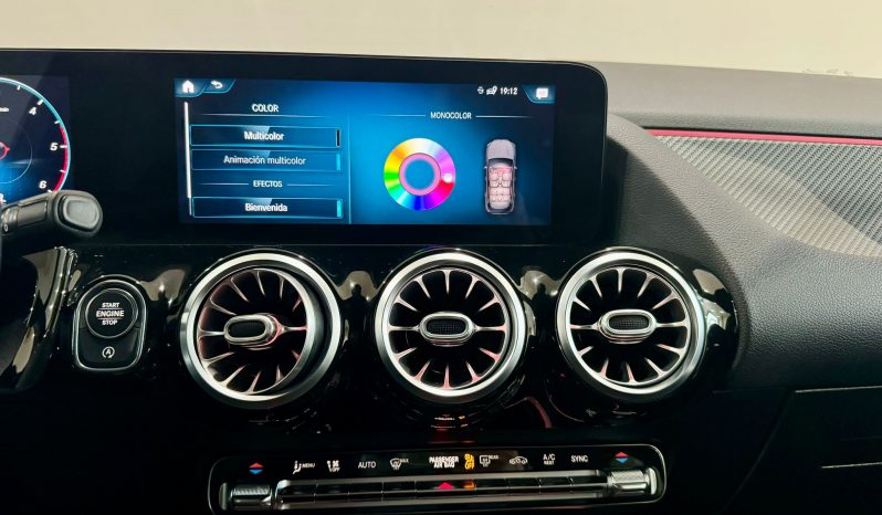 Mercedes Benz / GLA 200D lleno