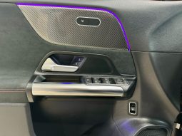 Mercedes Benz / GLA 200D lleno