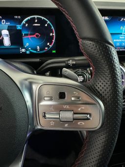 Mercedes Benz / GLA 200D lleno