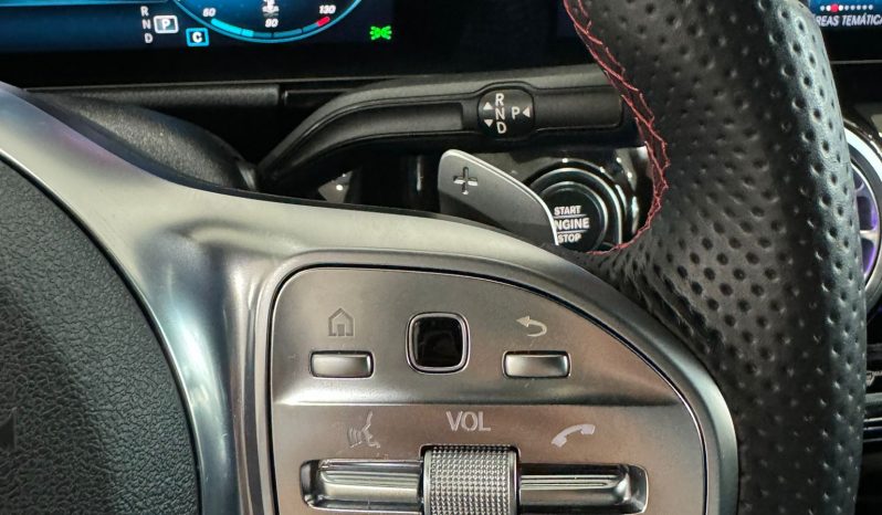 Mercedes Benz / GLA 200D lleno