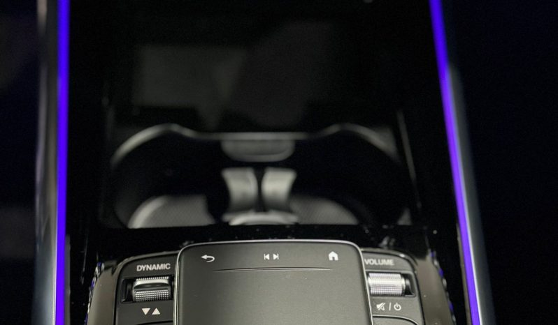 Mercedes Benz / GLA 200D lleno
