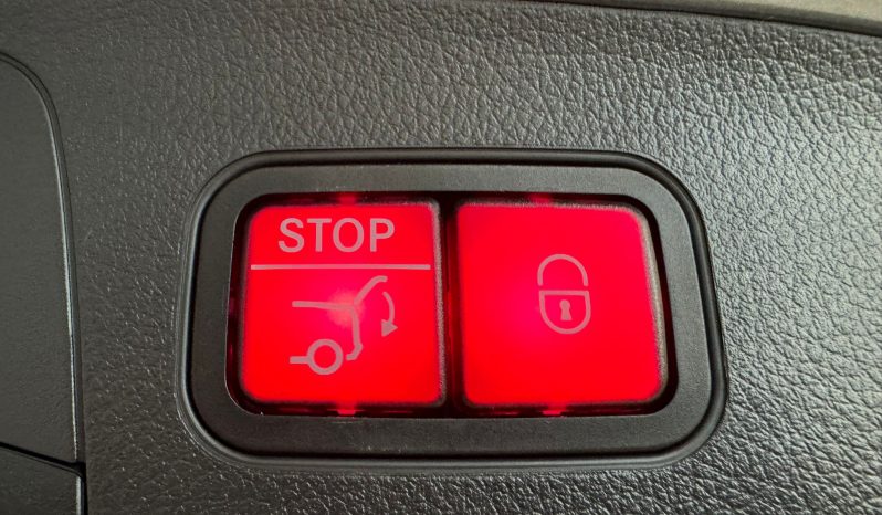 Mercedes Benz / GLA 200D lleno