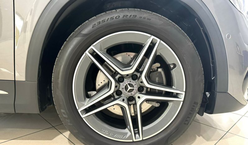 Mercedes Benz / GLA 200D lleno