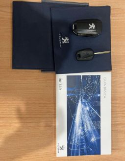 Peugeot / Rifter  HDI 100cv lleno