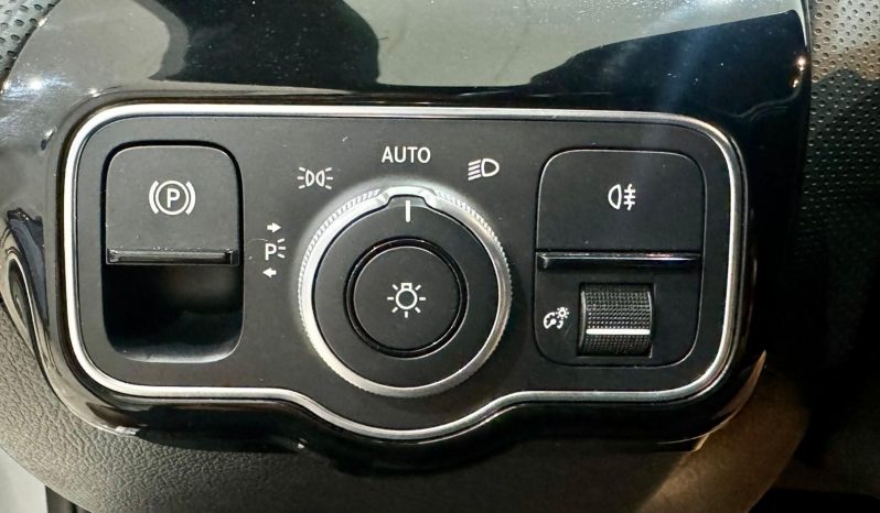 Mercedes Benz / A  250e lleno