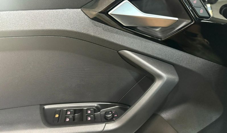 Audi / A1 Sportback 25 TFSI lleno