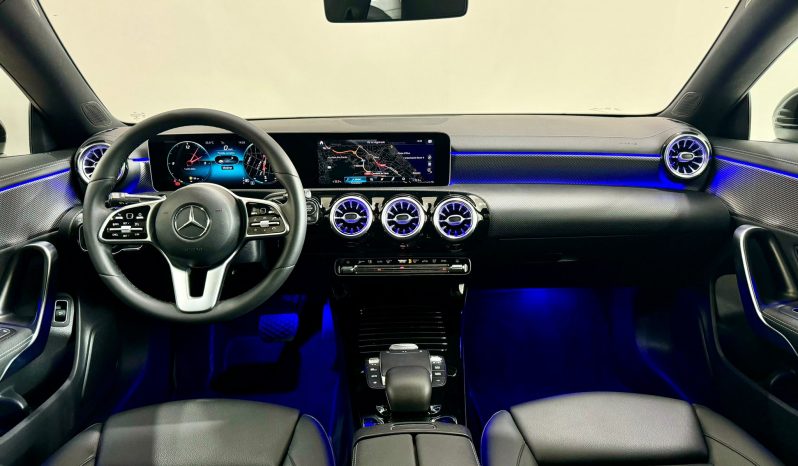 Mercedes Benz / CLA  200D lleno