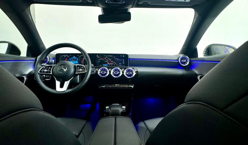 Mercedes Benz / CLA  200D lleno