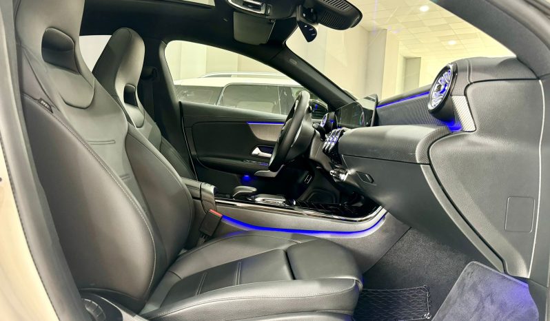 Mercedes Benz / CLA  200D lleno
