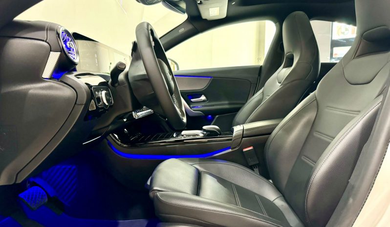 Mercedes Benz / CLA  200D lleno