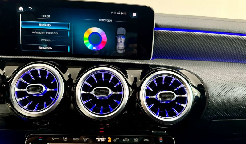 Mercedes Benz / CLA  200D lleno