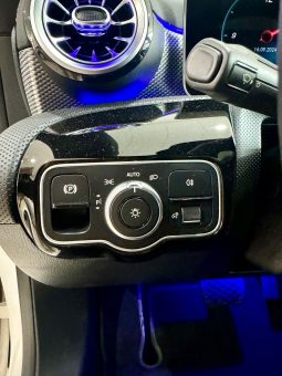 Mercedes Benz / CLA  200D lleno
