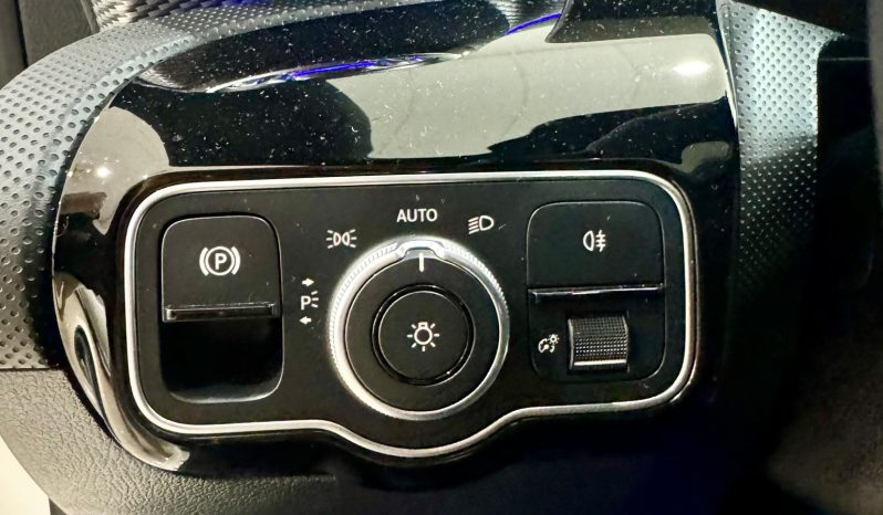 Mercedes Benz / CLA  200D lleno