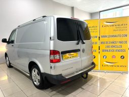 Volkswagen / Transporter 2.0 TDI lleno