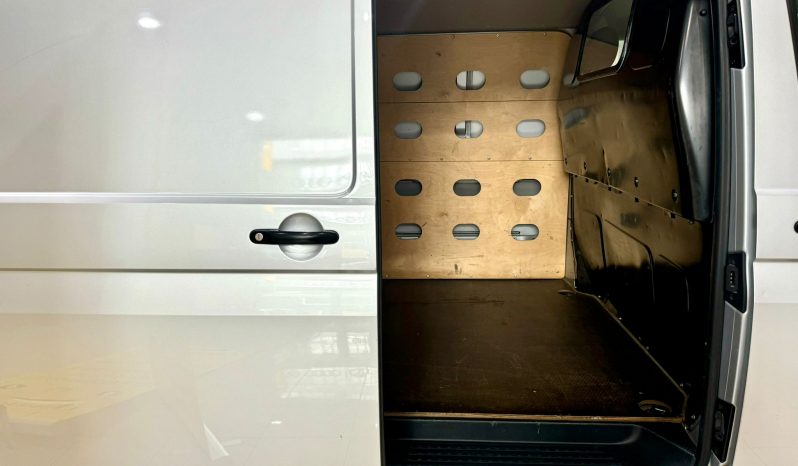 Volkswagen / Transporter 2.0 TDI lleno