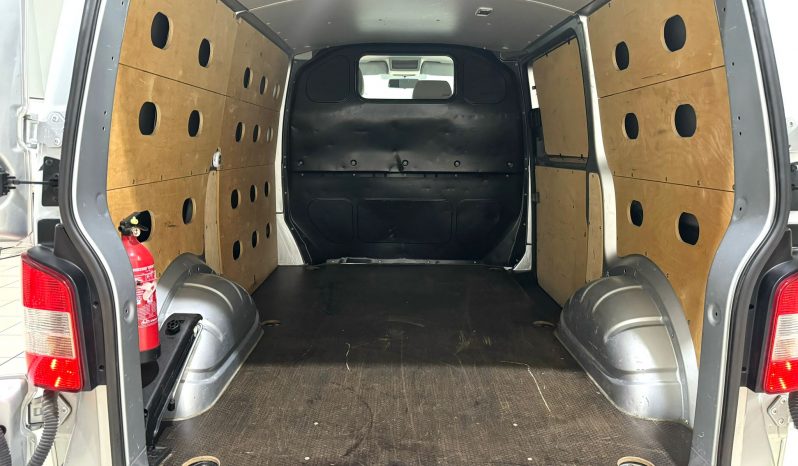 Volkswagen / Transporter 2.0 TDI lleno
