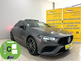 Mercedes Benz / CLA  35 AMG