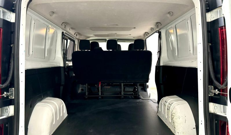 Renault /  Trafic Combi-6 lleno