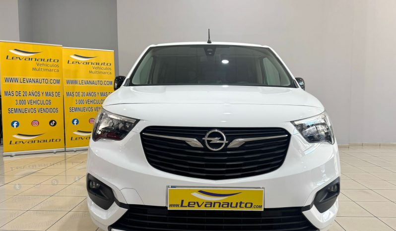 Opel / Combo  7 plazas lleno