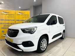 Opel / Combo  7 plazas lleno