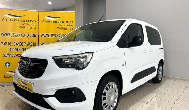 Opel / Combo  7 plazas lleno