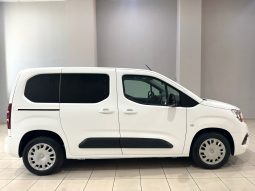 Opel / Combo  7 plazas lleno