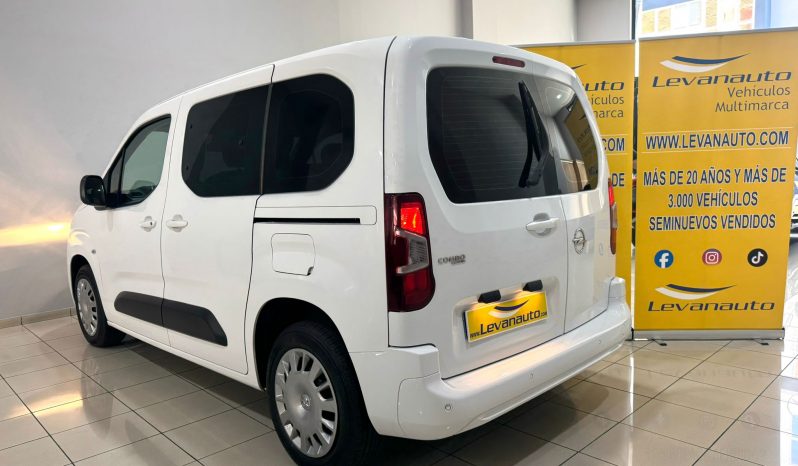 Opel / Combo  7 plazas lleno