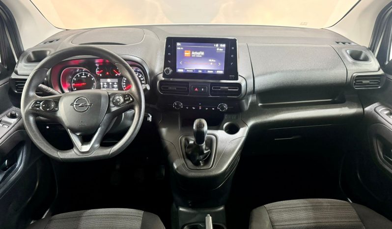 Opel / Combo  7 plazas lleno